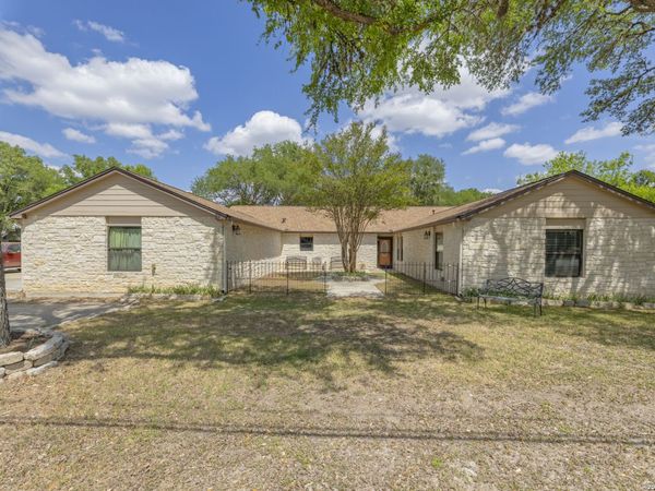 110 Suttles Ave, San Marcos, TX 78666
