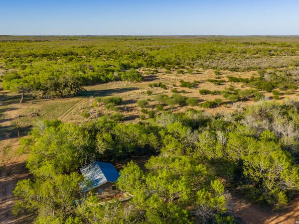 1048 County Road 640, Hondo, TX 78861