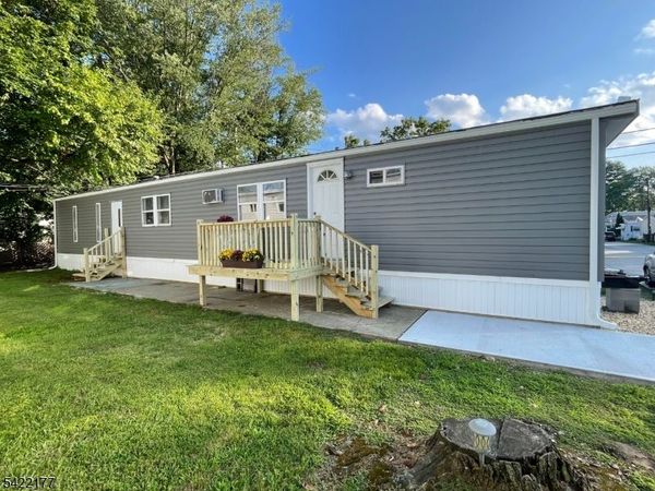 28 Finns Dr, Wayne, NJ 07470