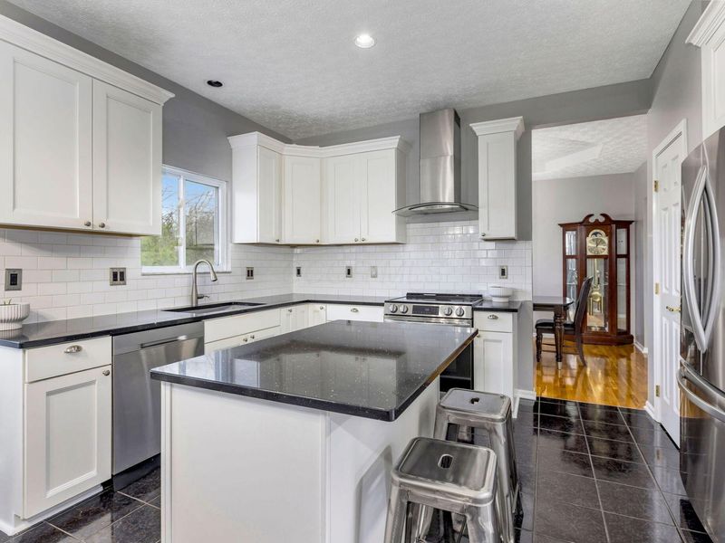 1185 Northwood Circle, New Albany, OH 43054 Photo 9