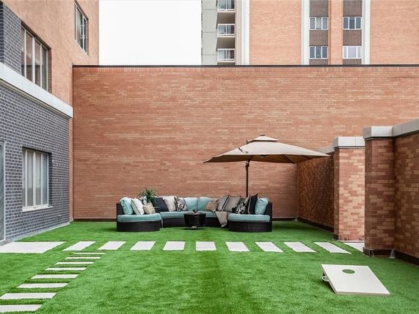 221 W 48th Street, Unit 503, Kansas City, MO 64112