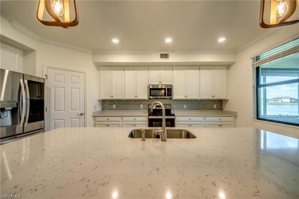 12048 Hawthorn Lake Dr, Unit 101, Fort Myers, FL 33913 Photo