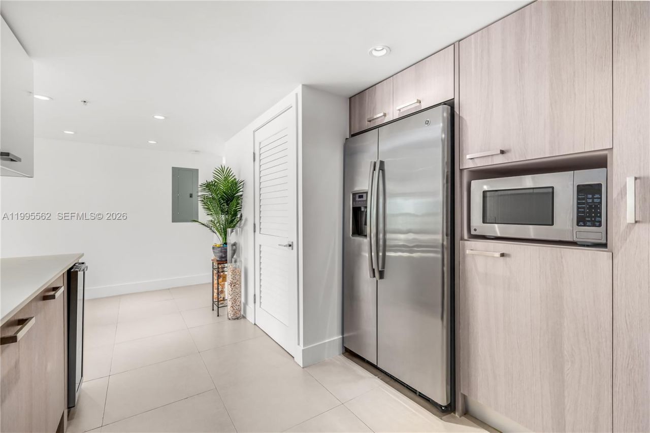 1133 102nd St , Unit 601, Bay Harbor Islands, FL 33154 Photo