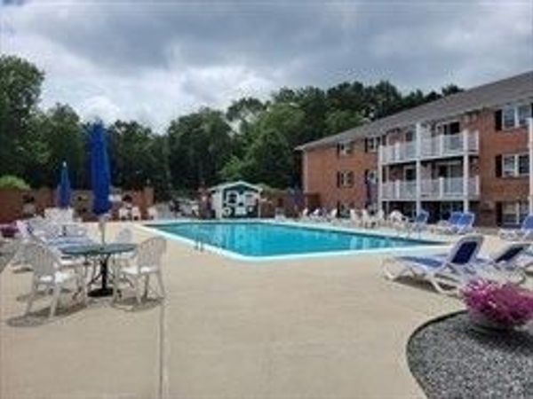 10 Leonard, Unit 10, Boxborough, MA 01719