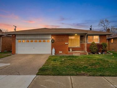 8331 Stanley Drive, Warren, MI 48093