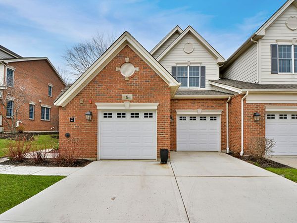 9 Red Tail Drive, Hawthorn Woods, IL 60047