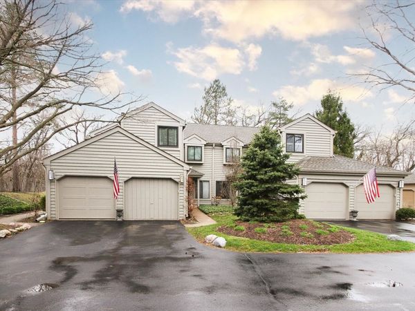 Unit 1030, Lake Barrington, IL 60010