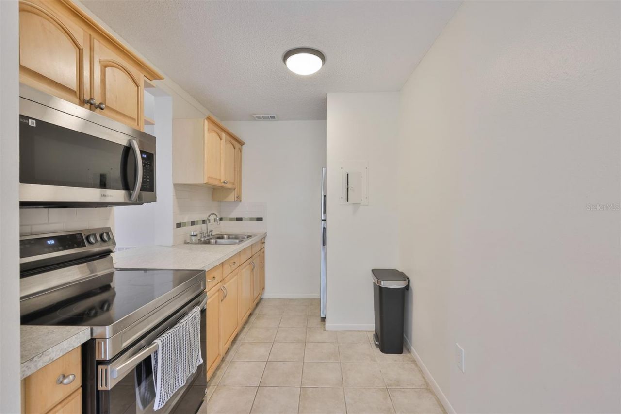 284 115th Avenue N, Unit 3, Saint Petersburg, FL 33716 Photo