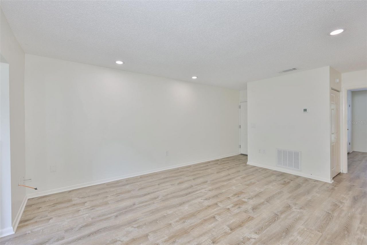 284 115th Avenue N, Unit 3, Saint Petersburg, FL 33716 Photo