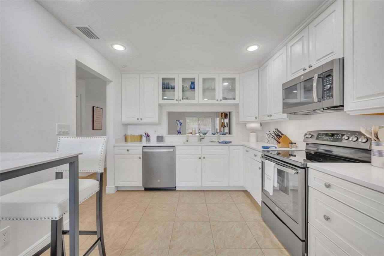 3 Escondido Circle, Unit 3, Altamonte Springs, FL 32701 Photo