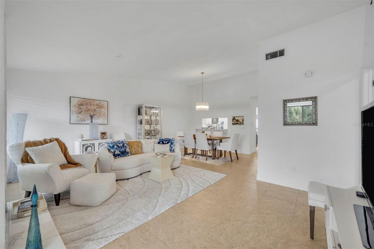 3 Escondido Circle, Unit 3, Altamonte Springs, FL 32701 Photo