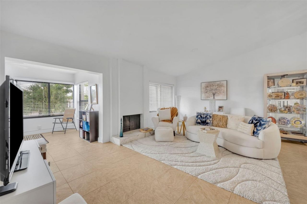 3 Escondido Circle, Unit 3, Altamonte Springs, FL 32701 Photo