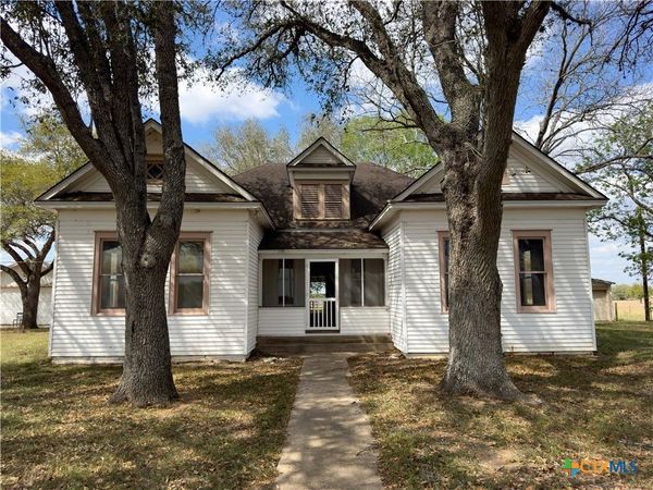 670 Thiele Road , Yoakum, TX 77995