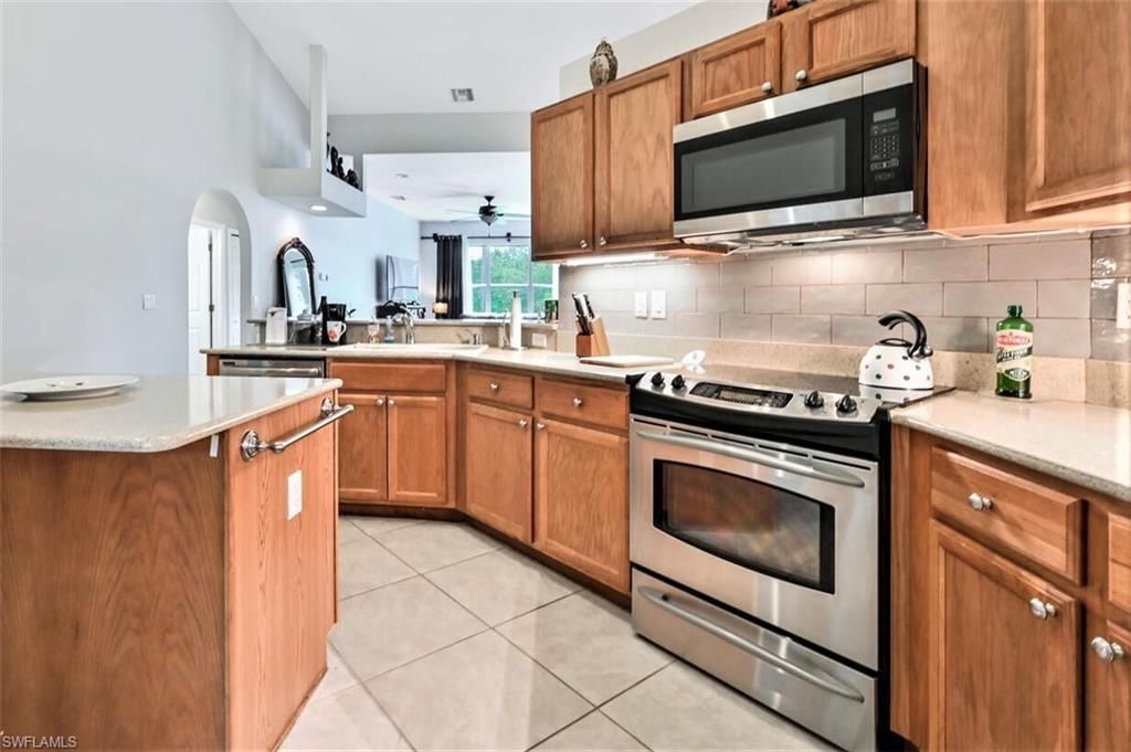 6545 Chestnut Cir, Naples, FL 34109 Photo