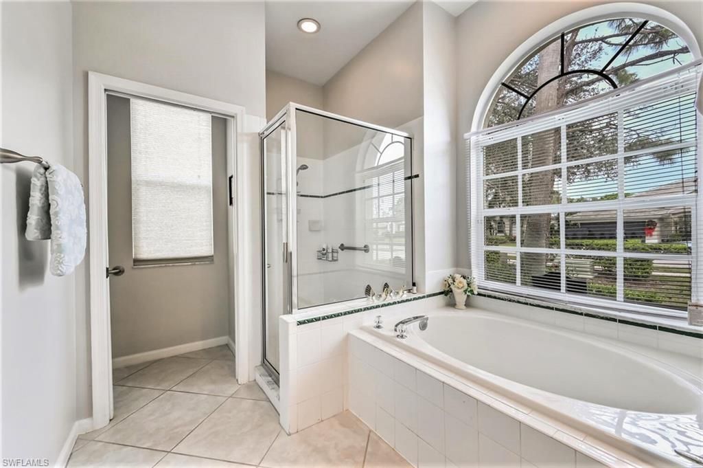 6545 Chestnut Cir, Naples, FL 34109 Photo