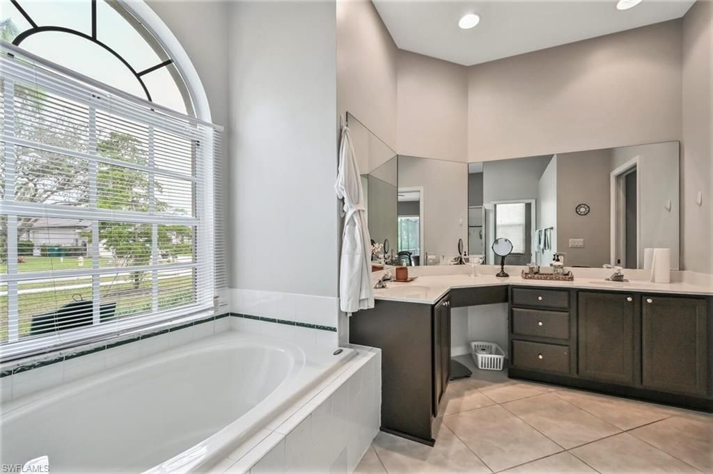6545 Chestnut Cir, Naples, FL 34109 Photo