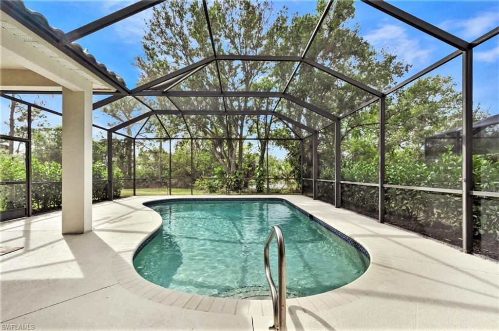 6545 Chestnut Cir, Naples, FL 34109 Photo