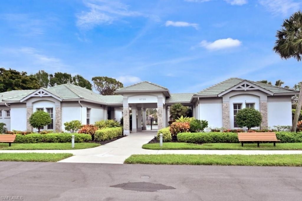 6545 Chestnut Cir, Naples, FL 34109 Photo