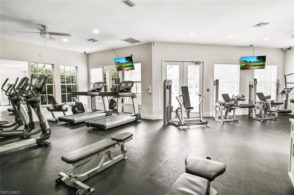 6545 Chestnut Cir, Naples, FL 34109 Photo