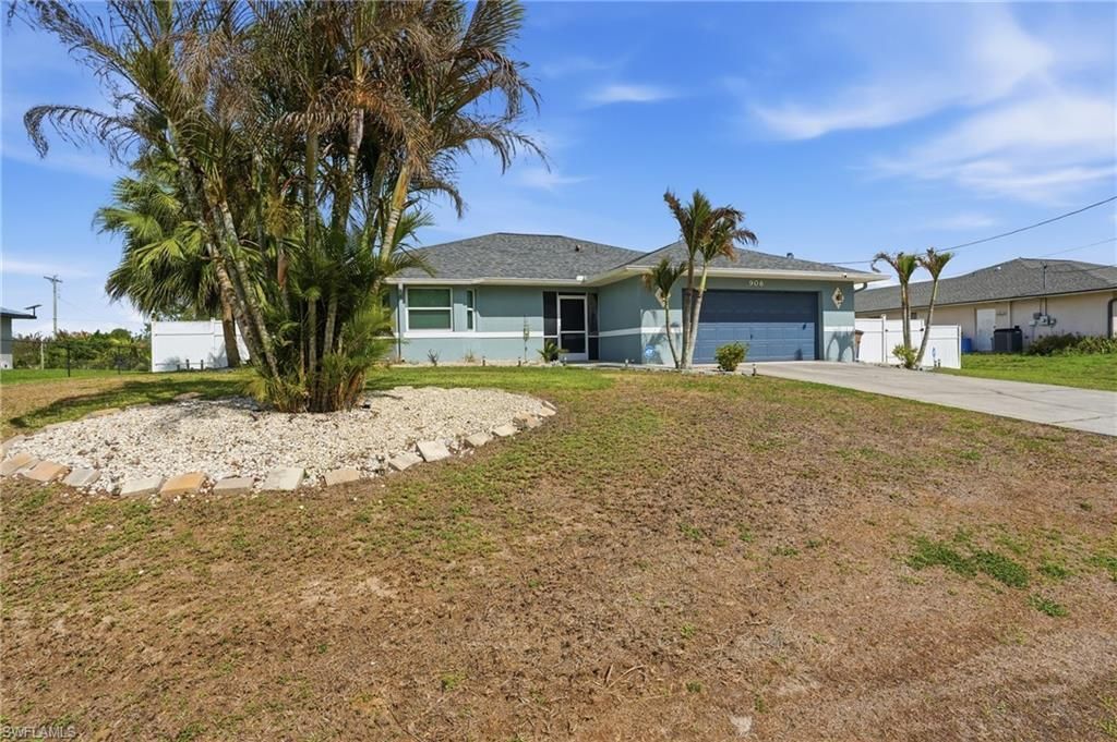 906 Venice Ave N, Lehigh Acres, FL 33971 Photo