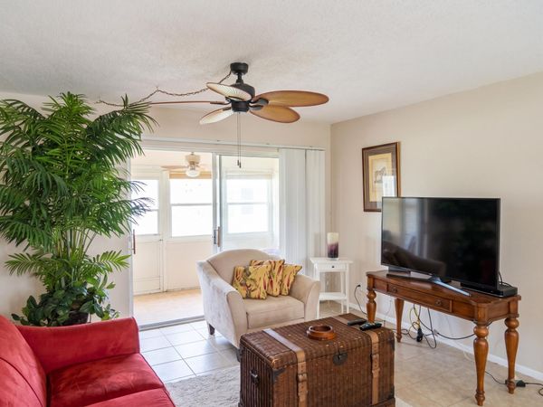 2971 W Ashley Dr Drive W, Unit B, West Palm Beach, FL 33415