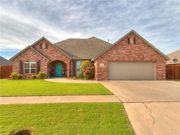 2200 E Ez Go Drive, Weatherford, OK 73096