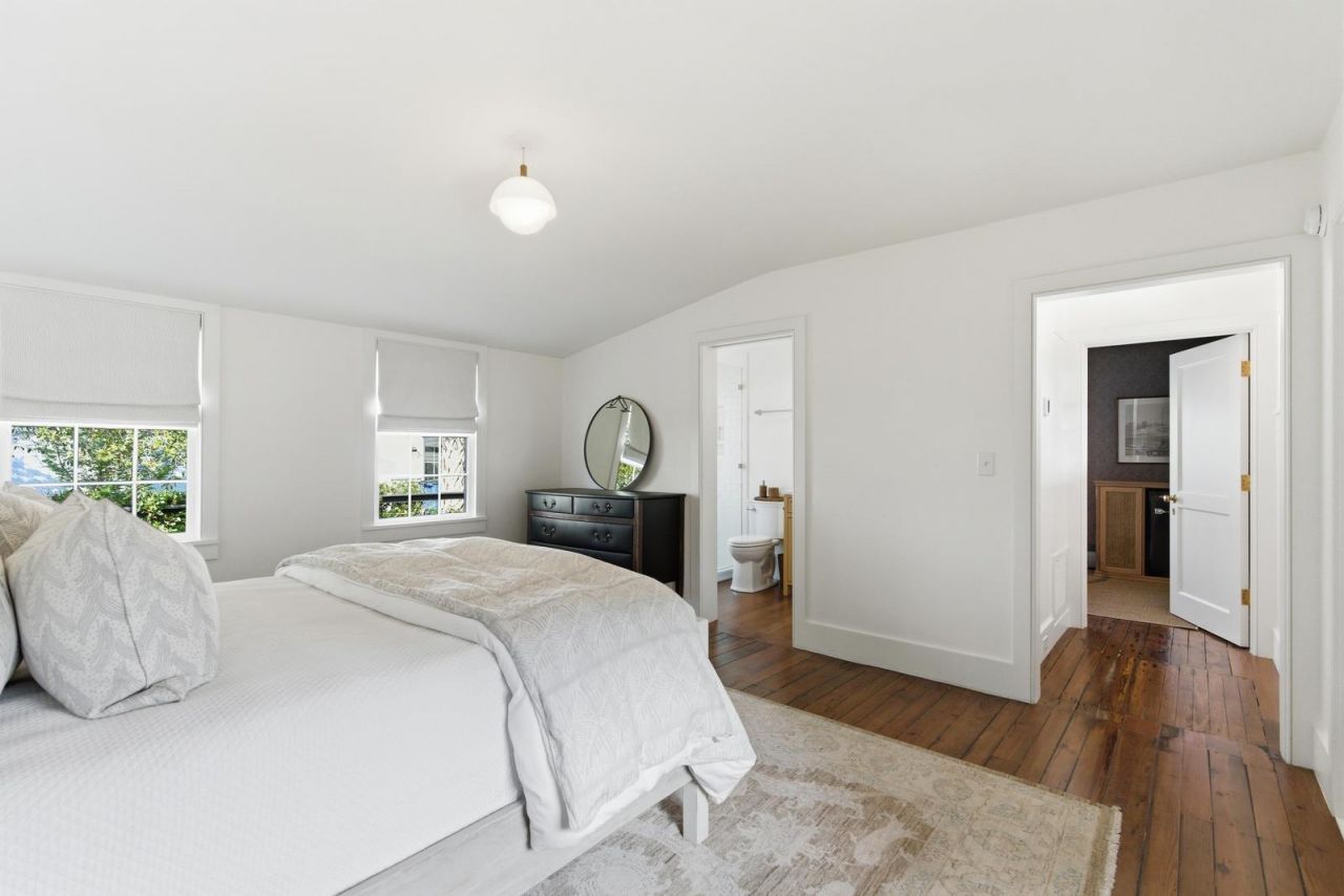 2320 Middle Street Photo 59