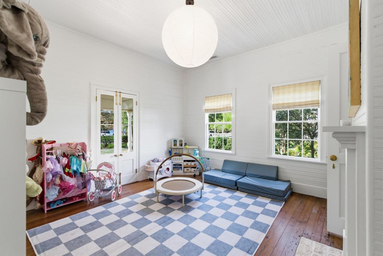 2320 Middle Street Photo 6