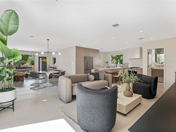 6207 SW 10th St , West Miami, FL 33144