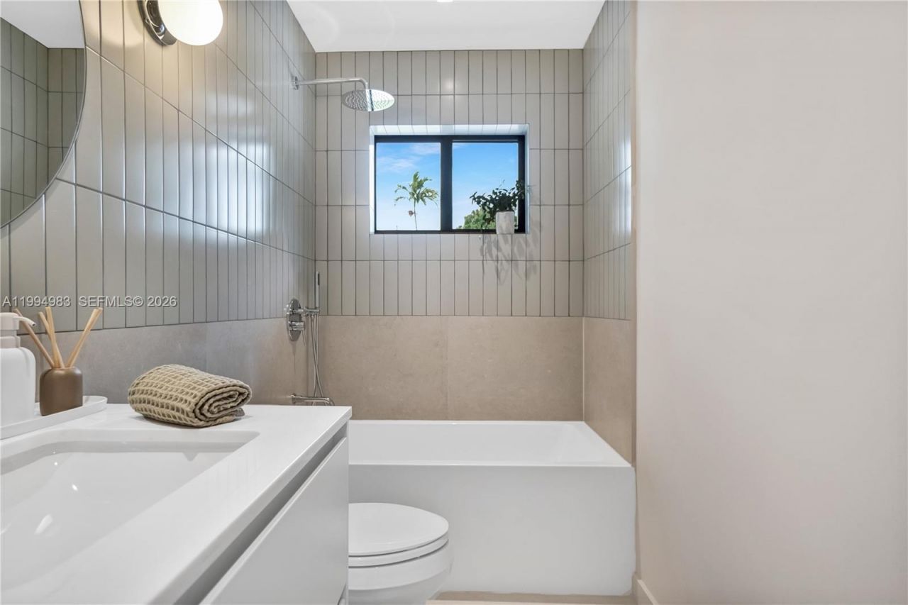 6207 SW 10th St , West Miami, FL 33144 Photo