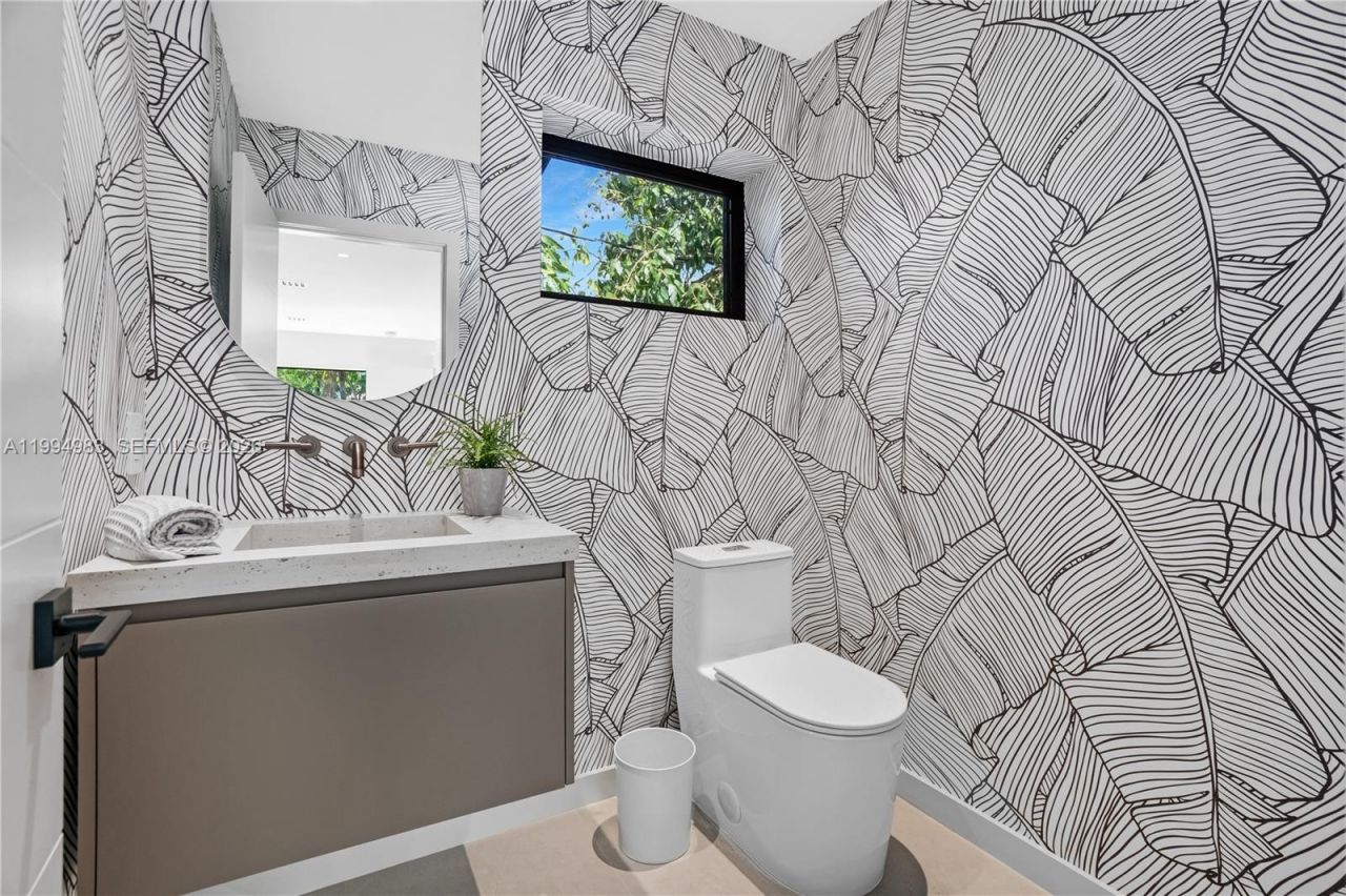 6207 SW 10th St , West Miami, FL 33144 Photo