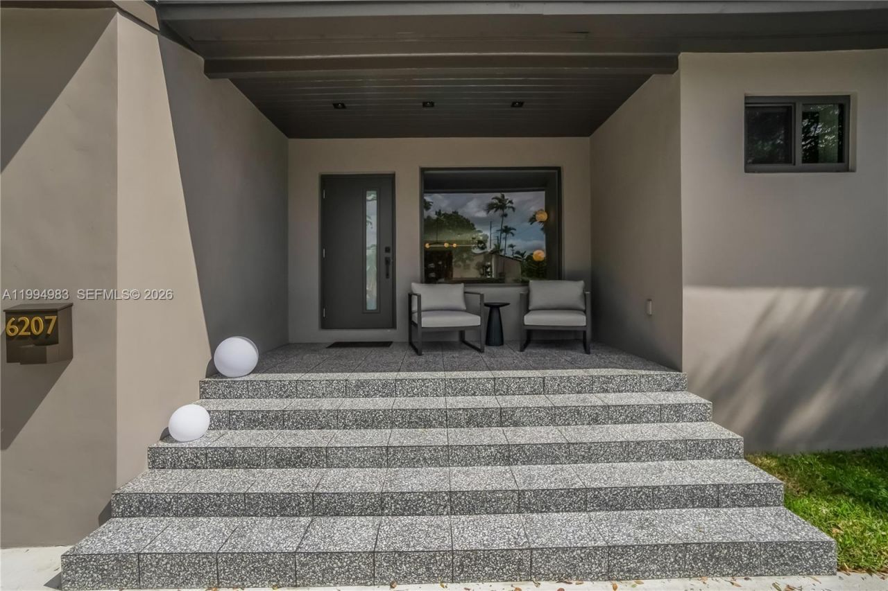 6207 SW 10th St , West Miami, FL 33144 Photo