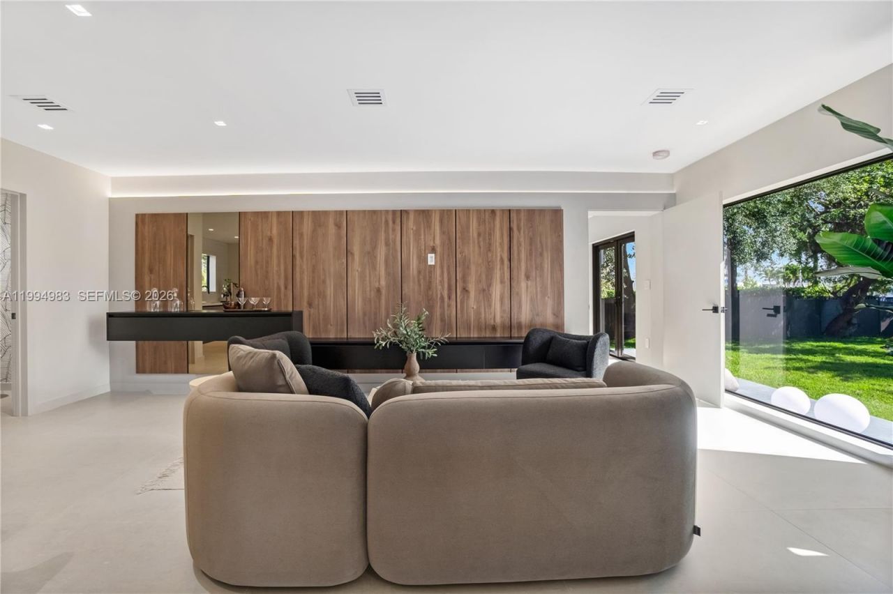 6207 SW 10th St , West Miami, FL 33144 Photo