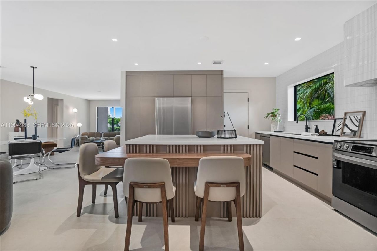 6207 SW 10th St , West Miami, FL 33144 Photo