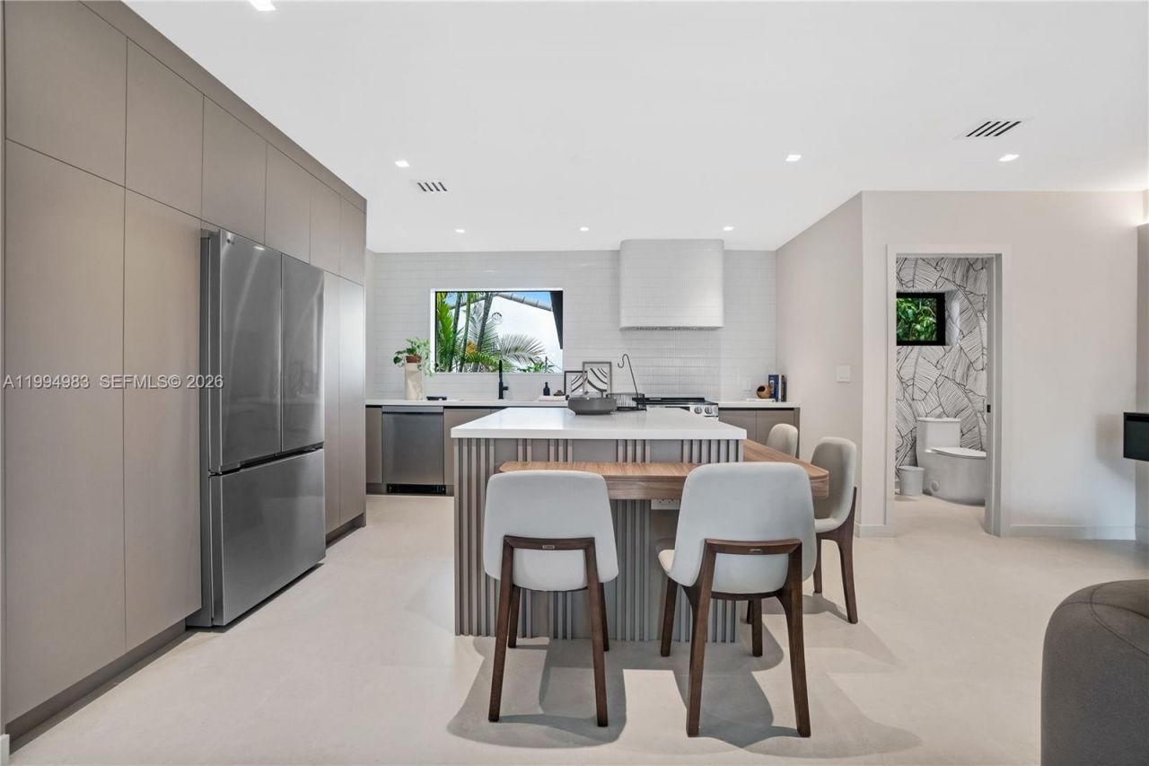 6207 SW 10th St , West Miami, FL 33144 Photo