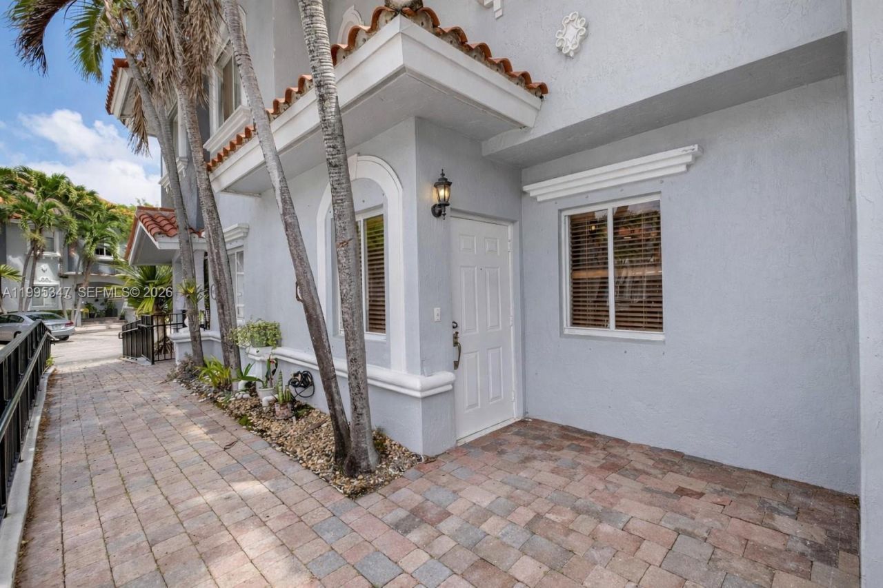 11667 NE 18th Dr , Unit 11667, North Miami, FL 33181 Photo