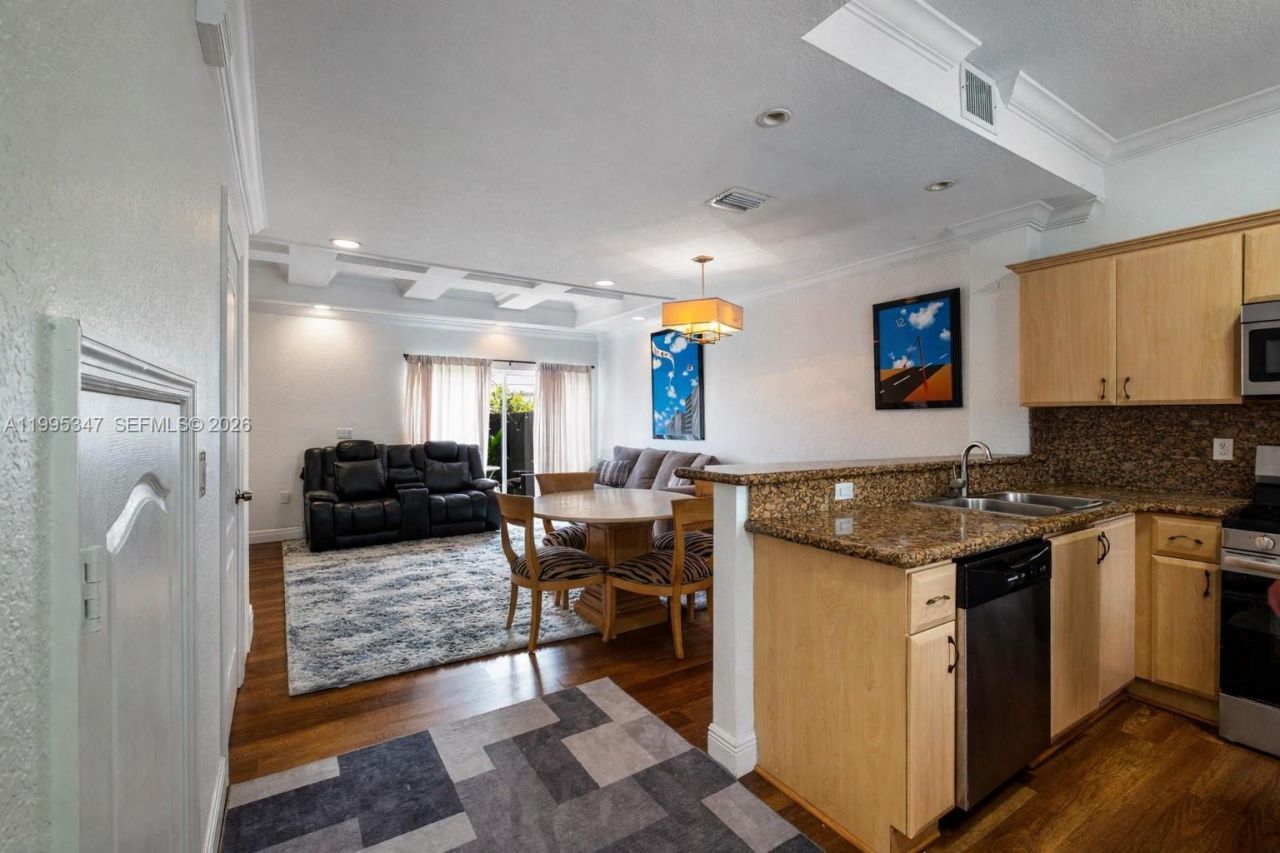 11667 NE 18th Dr , Unit 11667, North Miami, FL 33181 Photo