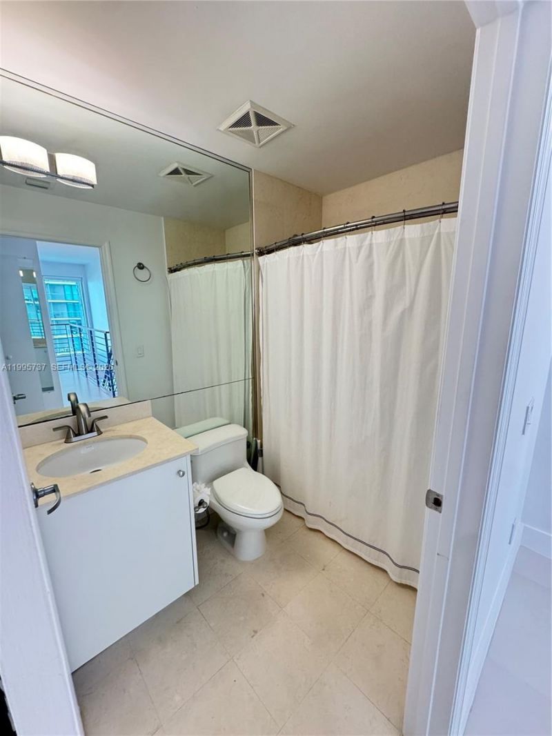 60 SW 13th St, Unit 2606, Miami, FL 33130 Photo