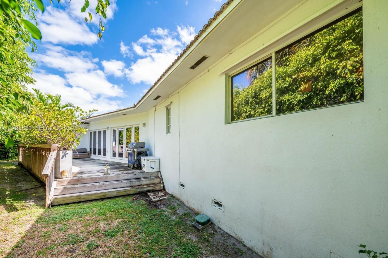 Please Call For Address, Bay Harbor Islands, FL 33154 Photo