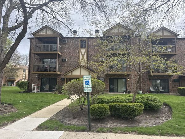 811 S Dwyer Avenue, Unit E, Arlington Heights, IL 60005