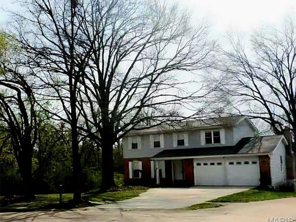 3 Silveroak Drive , Manchester, MO 63021