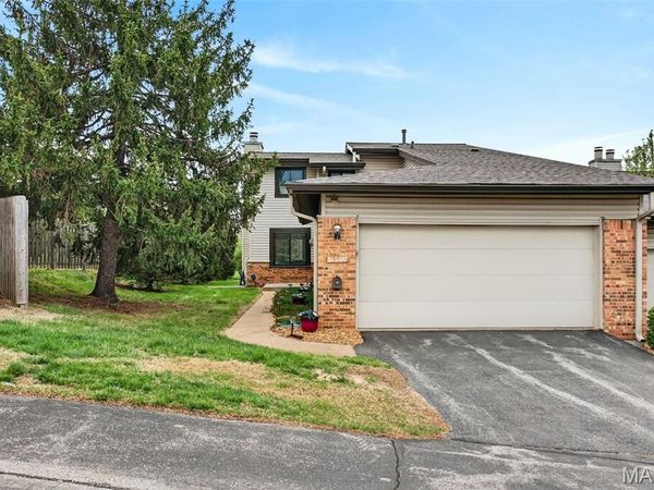 11500 Northbrook Way, St Louis, MO 63146