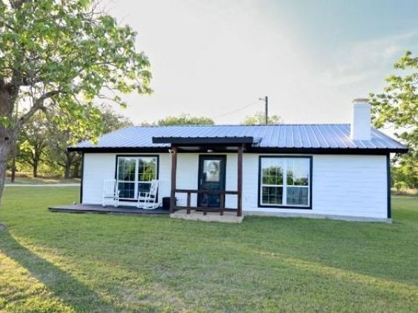 1739 Fm 67 , Covington, TX 76636