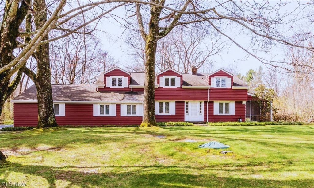 110 Meadowhill Lane, Moreland Hills, OH 44022