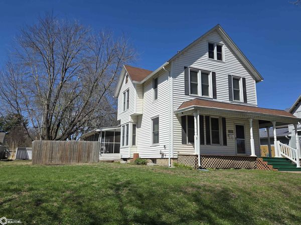 1911 Orchard Street, Burlington, IA 52601