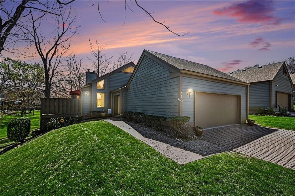 419 Lakeside Drive, Liberty, MO 64068 Main Photo