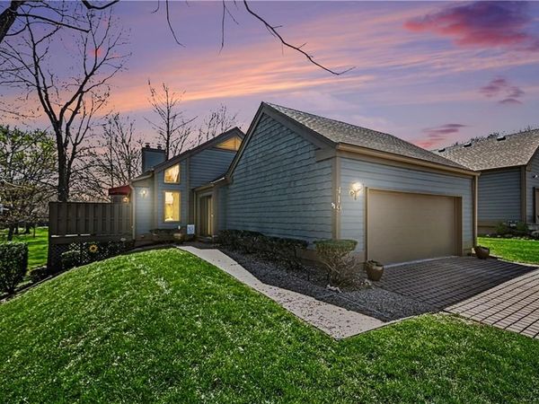 419 Lakeside Drive, Liberty, MO 64068