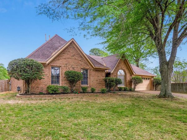 5076 WATERS EDGE CV, Unicorp/Memphis, TN 38141