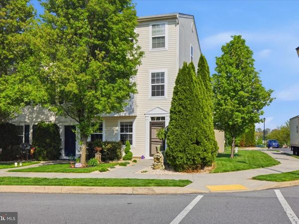 393 DICKENS DRIVE, LANCASTER, PA 17603