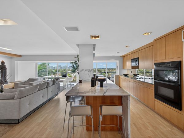 3050 NE 47th Court NE, Unit 607, Fort Lauderdale, FL 33308